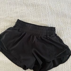 Lulu Lemon Hotty Hot 2/2.5”